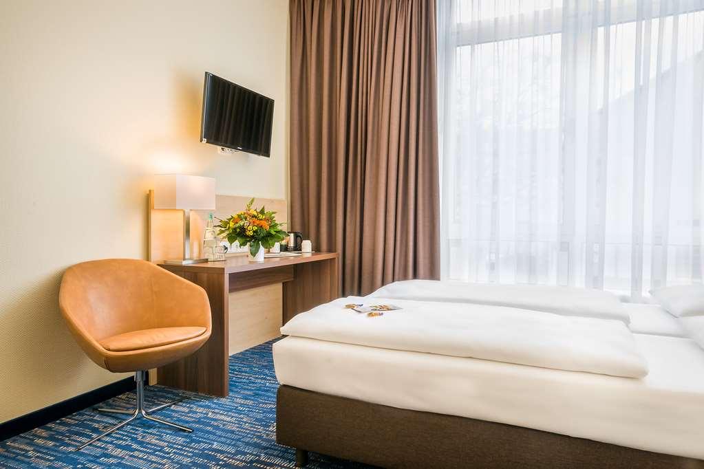 Hotel Mariella Cologne Room photo